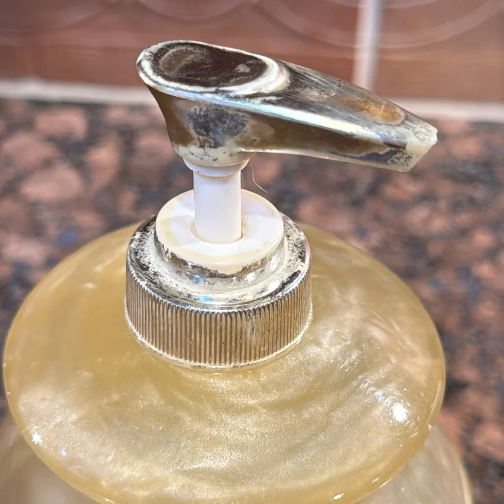 Resin hand or dish soap dispenser bathroom or kitchen